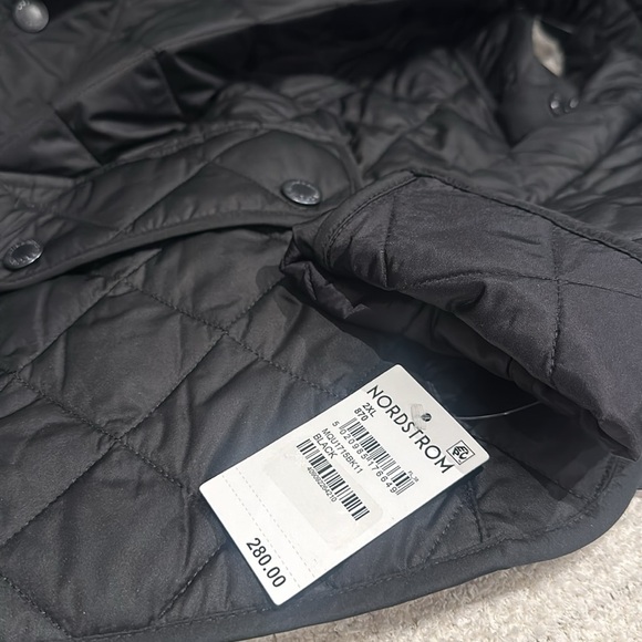 Barbour
Lowerdale
Quilted Jacket - Picture 7 of 8